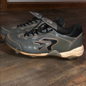 Ringor metal softball cleats